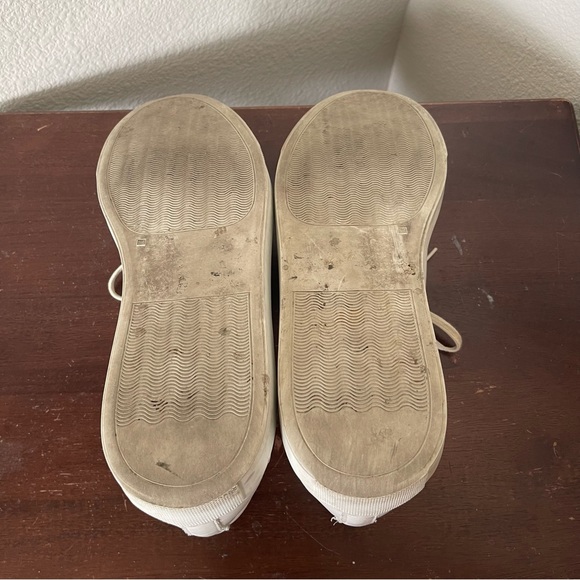 Arigato Front Lace White Leather Sneaker - Picture 7 of 7